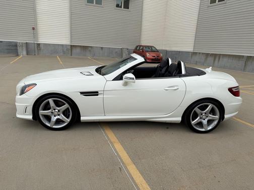 WHITE 2012 Mercedes-Benz SLK-Class SLK350