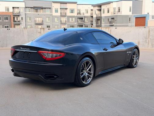 2015 Maserati GranTurismo Base