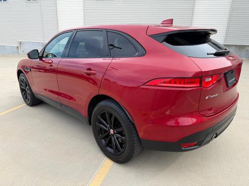 RED 2017 Jaguar F-PACE 35t Prestige