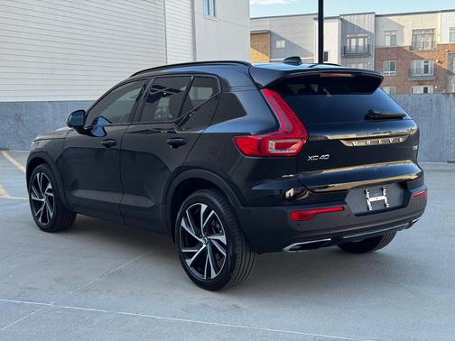 2019 Volvo XC40 T5 R-Design