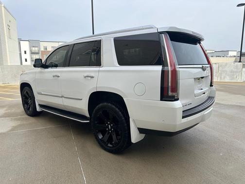 2017 Cadillac Escalade Luxury
