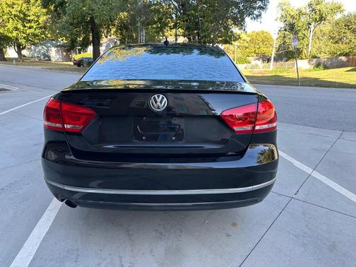 2014 Volkswagen Passat 1.8T Auto SEL Premium