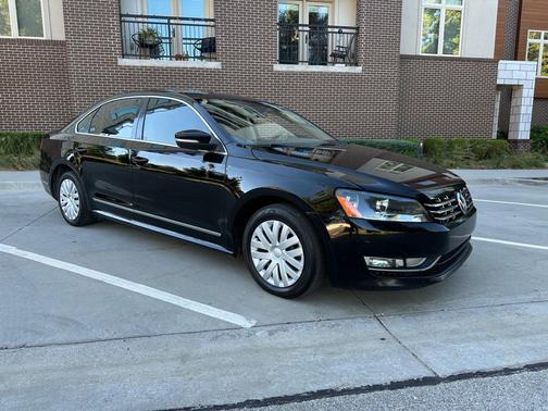 2014 Volkswagen Passat 1.8T Auto SEL Premium