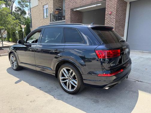 Ink Blue Metallic 2017 Audi Q7 3.0T Prestige