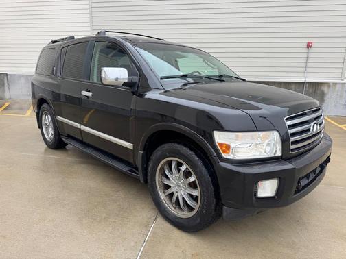 2004 INFINITI QX56 Base