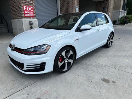 2017 Volkswagen Golf GTI 2.0T SE 4-Door