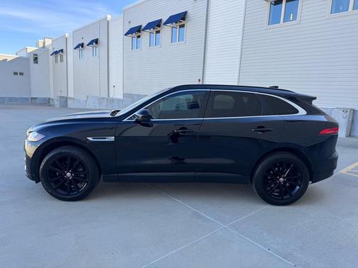 2019 Jaguar F-PACE PRESTIGE