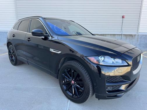 2019 Jaguar F-PACE PRESTIGE