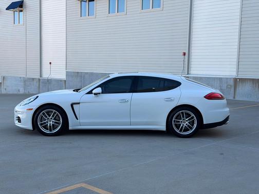 2014 Porsche Panamera 4