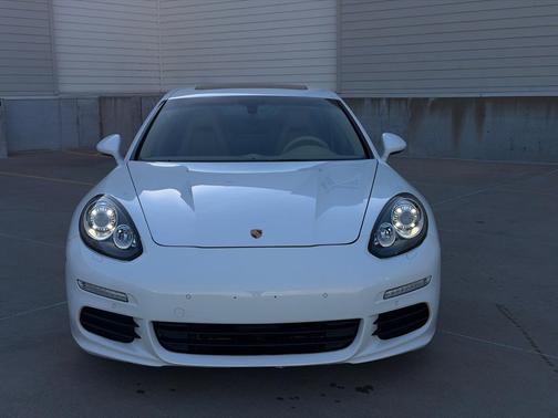 2014 Porsche Panamera 4