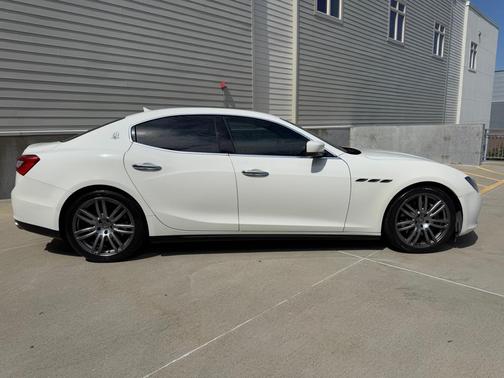 2015 Maserati Ghibli Base