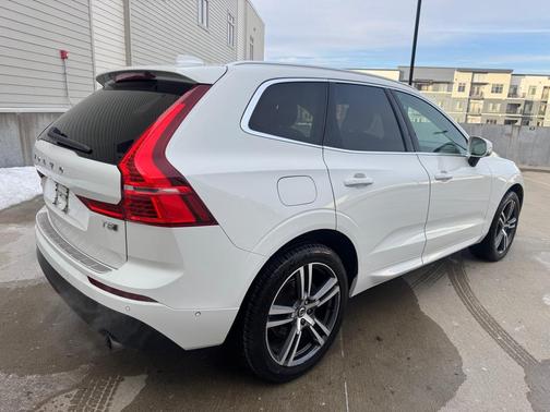 2019 Volvo XC60 T5 Momentum