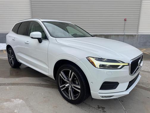 2019 Volvo XC60 T5 Momentum