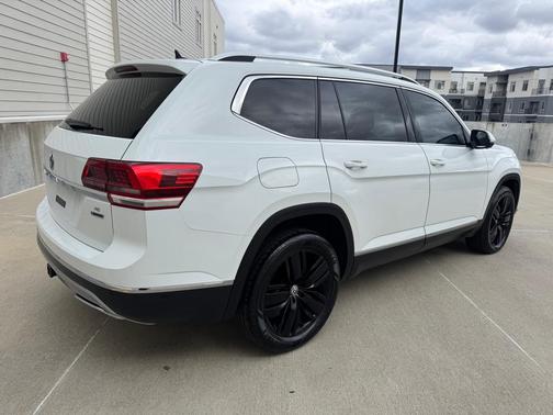 2018 Volkswagen Atlas 3.6L SEL Premium