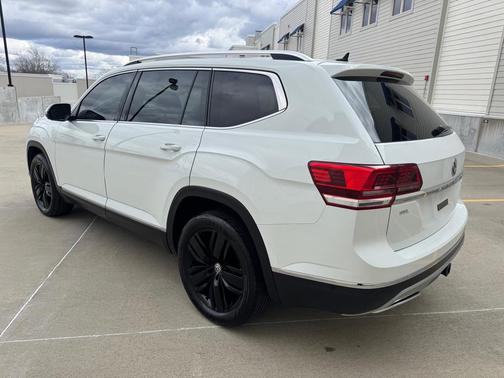 2018 Volkswagen Atlas 3.6L SEL Premium