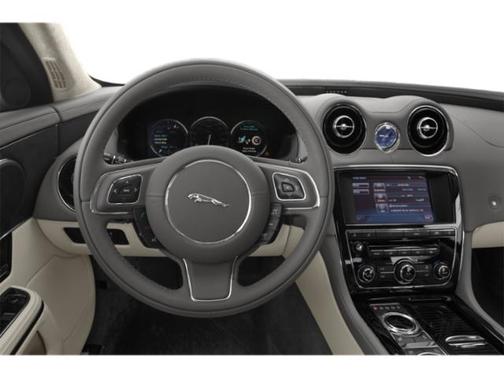 2015 Jaguar XJ Base