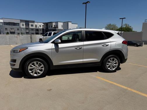 Molten Silver 2019 Hyundai TUCSON SE