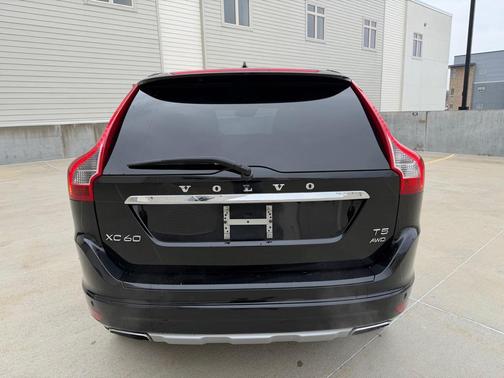 2016 Volvo XC60 T5 Premier