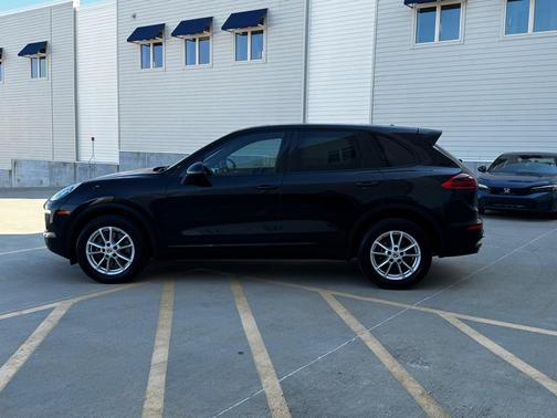2016 Porsche Cayenne Cayenne