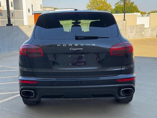 2016 Porsche Cayenne Cayenne