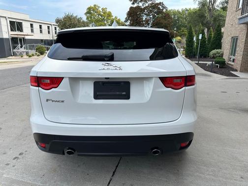 2018 Jaguar F-PACE 25t Premium