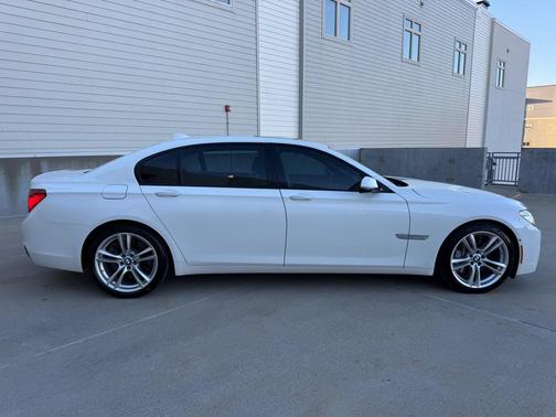 2015 BMW 750 I