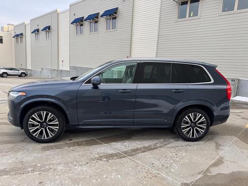 2020 Volvo XC90 T5 Momentum