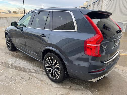 2020 Volvo XC90 T5 Momentum