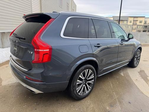 2020 Volvo XC90 T5 Momentum