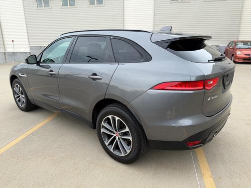 GREY 2018 Jaguar F-PACE 25t Premium