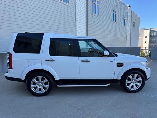 2016 Land Rover LR4 Base