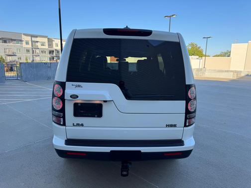 2016 Land Rover LR4 Base