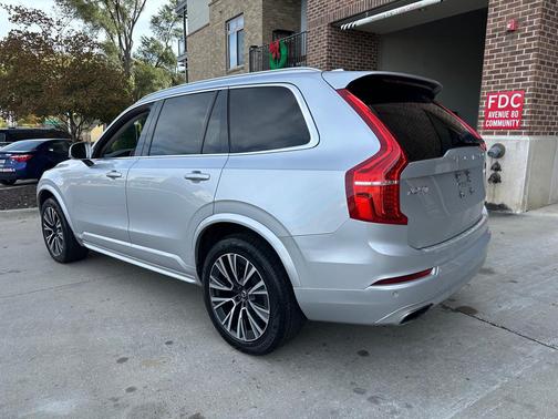 2020 Volvo XC90 T5 Momentum