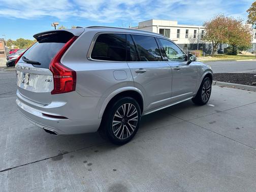 2020 Volvo XC90 T5 Momentum