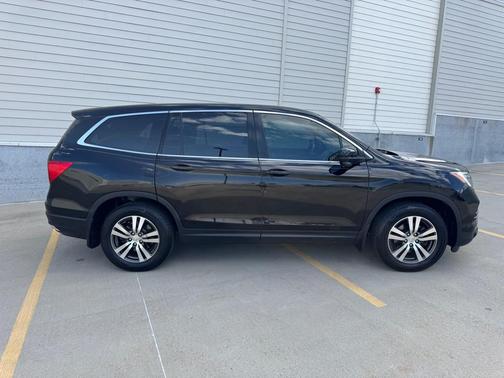 BLACK 2017 Honda Pilot EX-L