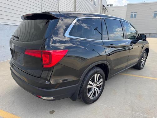 BLACK 2017 Honda Pilot EX-L