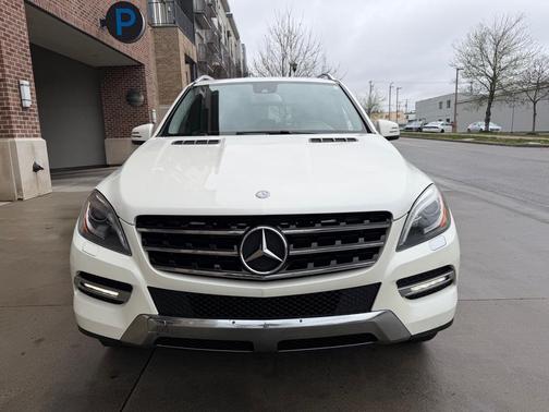WHITE 2013 Mercedes-Benz M-Class 4MATIC