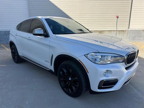 2015 BMW X6 xDrive50i