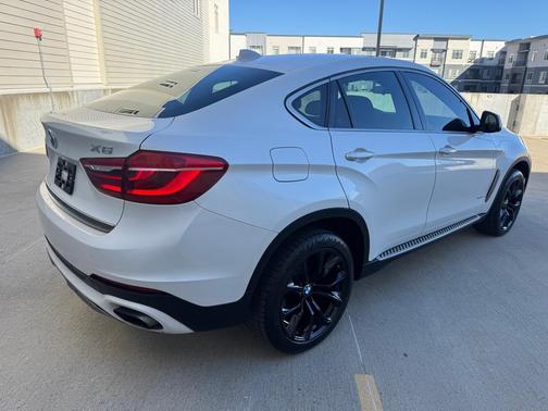 2015 BMW X6 xDrive50i