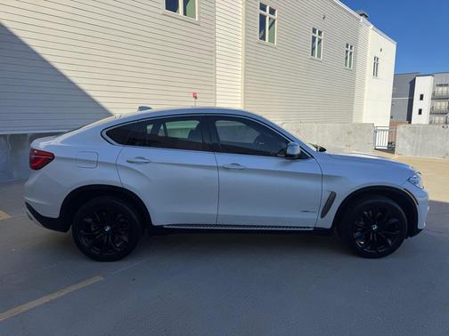 2015 BMW X6 xDrive50i