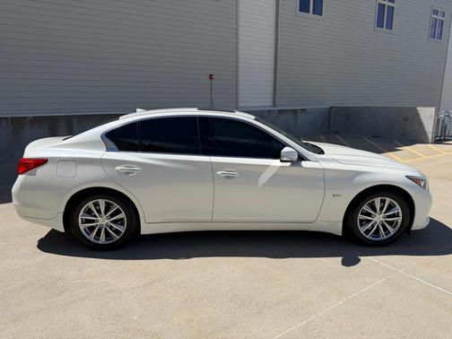 Majestic White 2016 INFINITI Q50 3.0T Premium