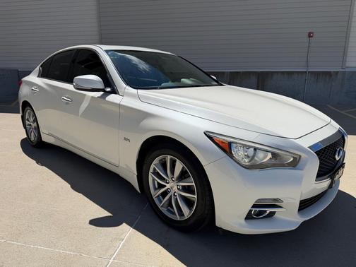Majestic White 2016 INFINITI Q50 3.0T Premium