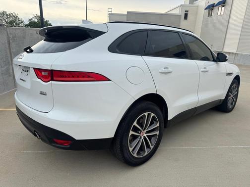 2017 Jaguar F-PACE 35t Premium