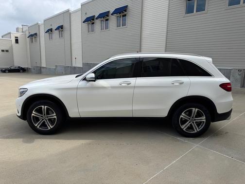 2018 Mercedes-Benz GLC 300 Base