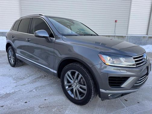 2015 Volkswagen Touareg V6 Lux