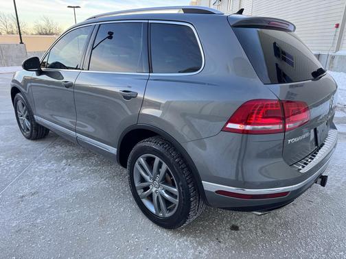 2015 Volkswagen Touareg V6 Lux