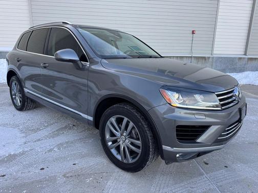 2015 Volkswagen Touareg V6 Lux