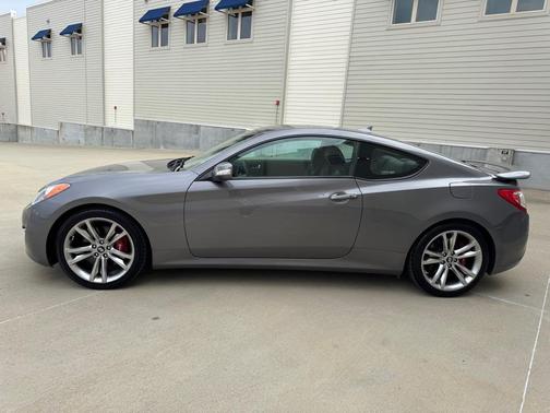 2011 Hyundai Genesis Coupe 3.8 Track