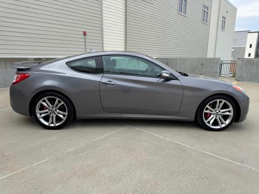 2011 Hyundai Genesis Coupe 3.8 Track