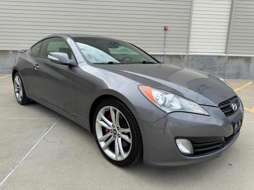 2011 Hyundai Genesis Coupe 3.8 Track